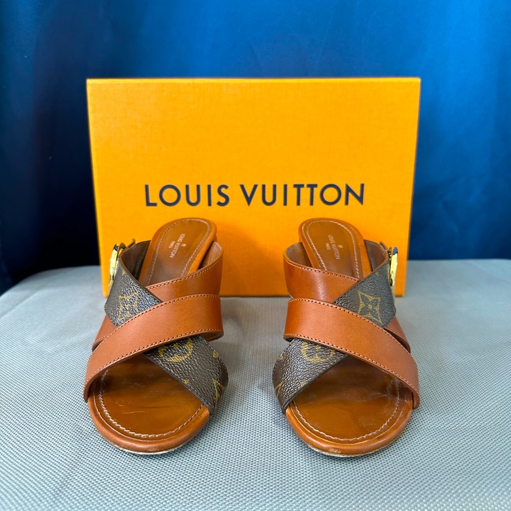 Louis Vuitton leather mule with gold LV  accent emblem size 37